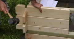Beim Gartenhausbau sparen: Fertigbausatz oder selber bauen?