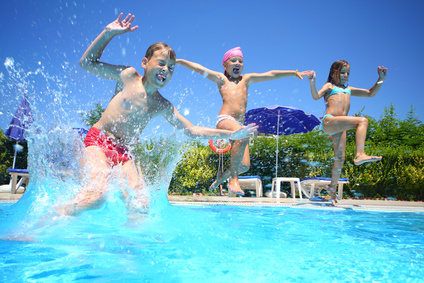 Schwimmen gehen, Sonne genießen und Geld sparen